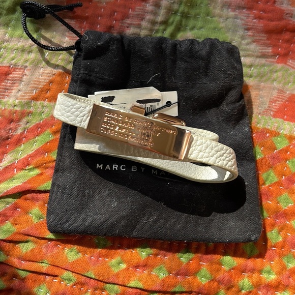 Marc Jacobs Leather Wrap Rose Gold Bracelet - Picture 4 of 4